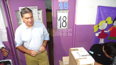 Capitanich votó en Resistencia y confía en un buen resultado para el peronismo
