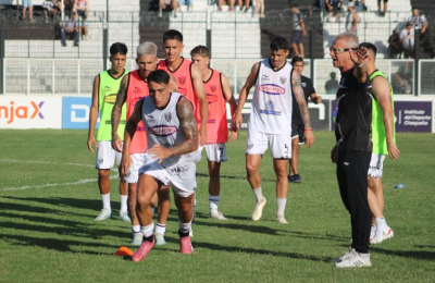 Mathias Silvera y "Maxi" Romero se meten en el once de For Ever