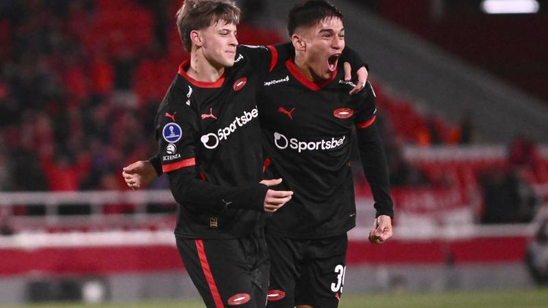 Independiente se floreó con una goleada y llegó a octavos