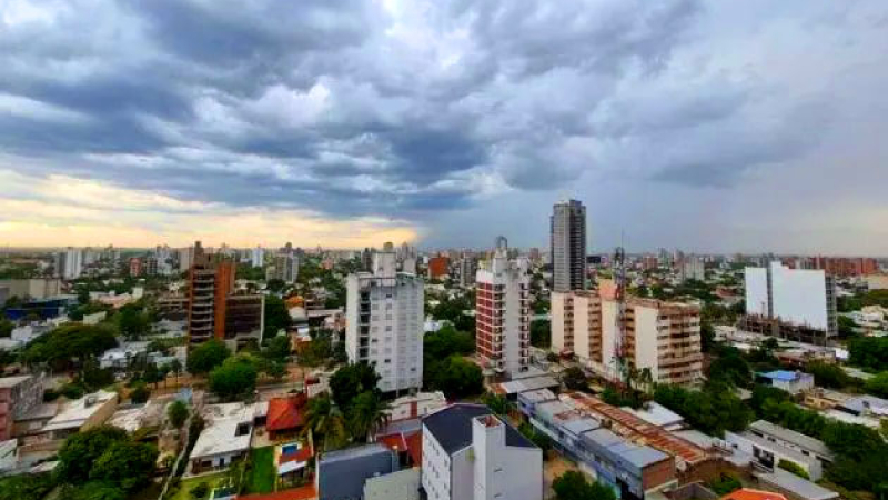 Tormentas y leve ascenso térmico en la antesala del fin de semana