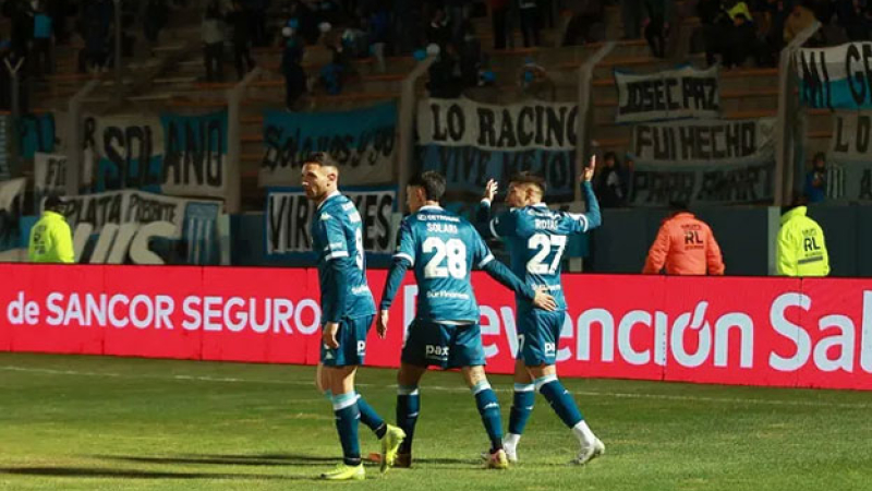 Con doblete y roja a Maravilla Martínez, Racing venció a San Martín de San Juan