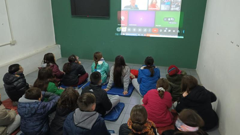 "Un llamado al corazón": alumnos con el papá de Justina