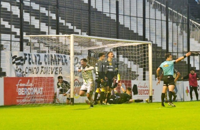 For Ever celebró su cumple con un triunfo emocionante ante Almirante