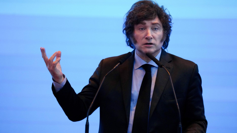 Milei vetó el aumento a jubilaciones y la ley de emergencia en discapacidad