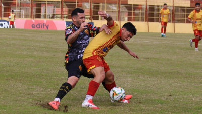 Sarmiento perdió con un polémico penal sobre el final en Corrientes