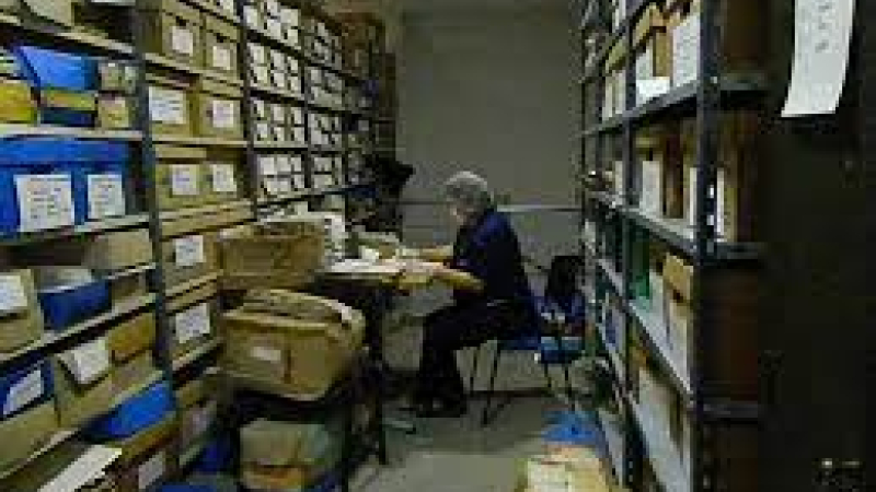 Guardianes de la memoria y la historia