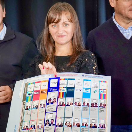 PAGINA 4 Silvana Schneider Foto 2.jpg