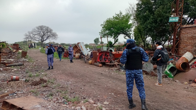 Clausuraron un taller de motos, chacaritas y detuvieron a varias personas en un operativo
