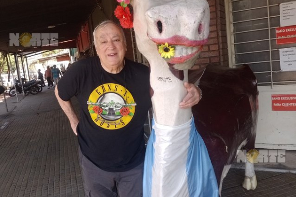 La Vaca Atada palpita su cumpleaños en medio de una fuerte crisis