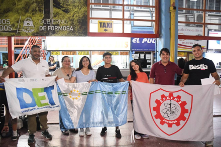 Estudiantes de la EPET N° 2 viajaron a CABA para Olimpiadas Nacionales.jpg