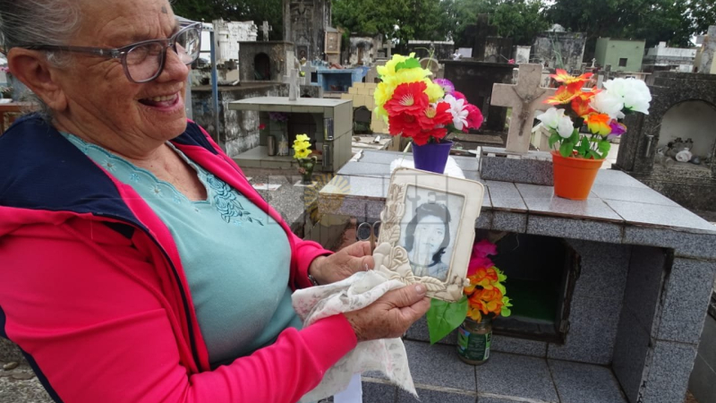Día de los Santos Difuntos en el cementerio San Francisco Solano