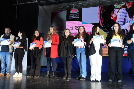 Entrega de certificados del curso Acompañante Terapéutico con Orientación en TEA- 1.jpeg
