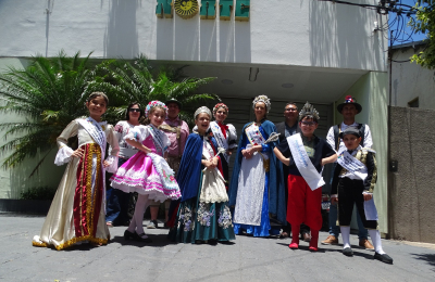 El orgullo inmigrante que vuelve a encender su fiesta mayor