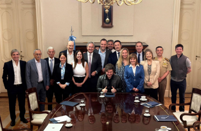 Milei y Adorni inauguraron nueva etapa con gabinete a pleno