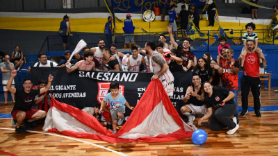 En un estadio caliente, Don Bosco sacó pecho frente a Don Orione y es finalista