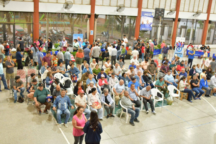 Chivitos del oeste en la feria paippera (2).jpg