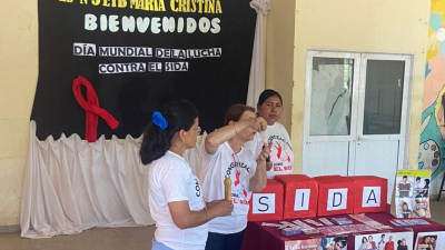 Estudiantes aprenden sobre el VIH/SIDA