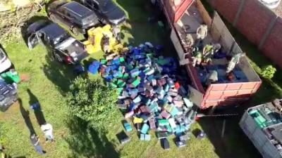 Frenaron a tiros un convoy de 19 vehículos con 88 toneladas de drogas
