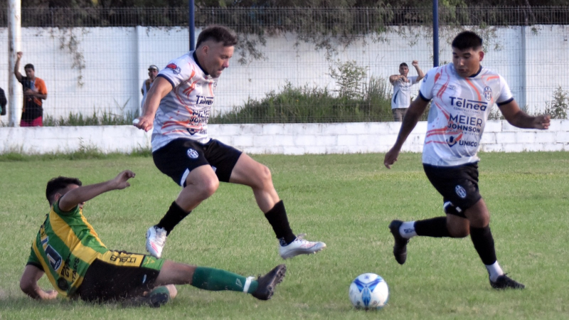 Güiraldes ascendió a Primera tras ganar en los penales ante El Nacional