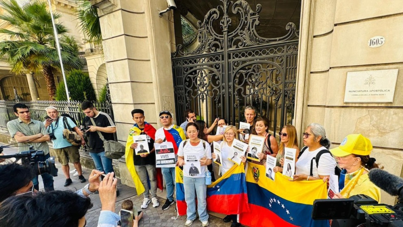Familiares de argentinos secuestrados en Venezuela pidieron que el Vaticano intervenga