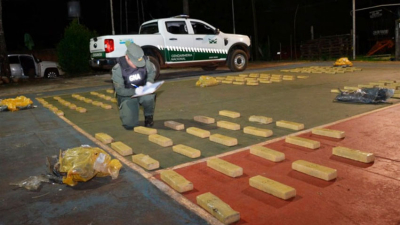 Abandonan 193 kilos de marihuana en la costa del río Paraná