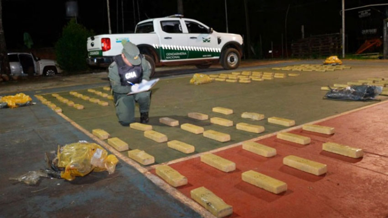 Abandonan 193 kilos de marihuana en la costa del río Paraná
