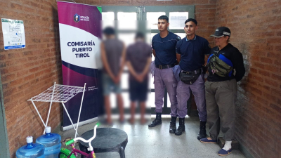 Se habían llevado hasta una bicicleta para niña y los detuvieron