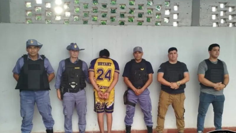 Esperó que cierren el kiosco, rompió la puerta y se llevó $600.000