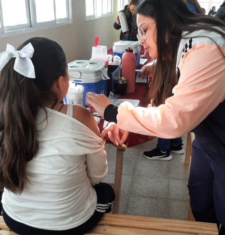 A días del inicio de clases recuerdan completar el carnet de vacunación de niñas y niños en edad escolar (4).jpg
