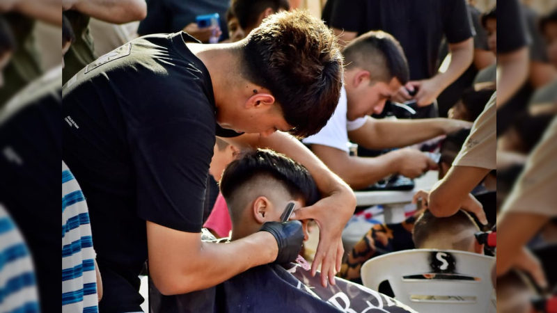 Solidaridad en Los Frentones: barberos locales realizaron cortes gratuitos para el inicio de clases
