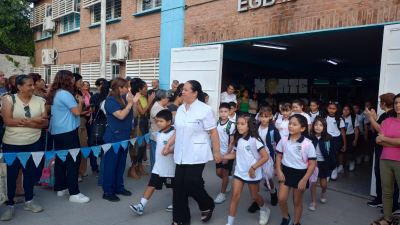 Vuelta a clases: 180 mil alumnos volvieron a las aulas para iniciar el ciclo escolar