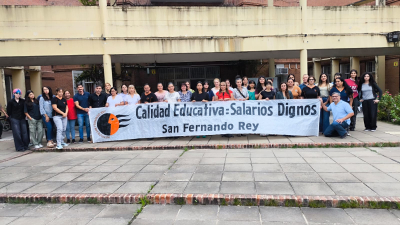 Docentes del San Fernando Rey se manifestaron por salarios dignos