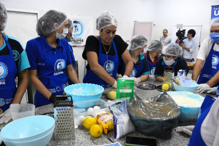 En la Escuela Especial N° 1 elaboraron roscas de Pascuas en jornada especial organizada por el PAIPPA (5).jpg