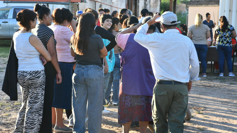 Médicos de varias especialidades dieron atención gratuita en Fuerte Esperanza