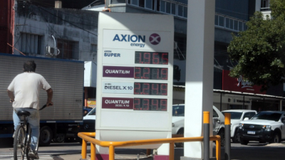 Petroleras imitan a YPF y deciden mantener los precios por 45 días