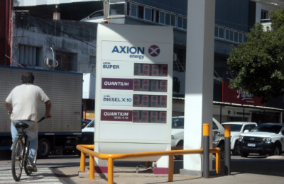 Petroleras imitan a YPF y deciden mantener los precios por 45 días