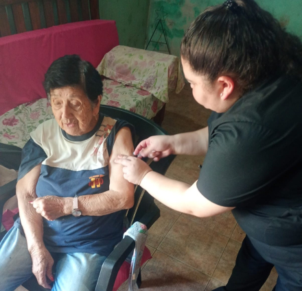 Comenzó este viernes un operativo de vacunación en residencias de niñas, niños, adultos mayores y personas con discapacidad (3).jpeg