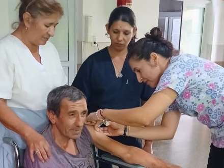Vacunación residencias adultos mayores en el interior (4).jpeg