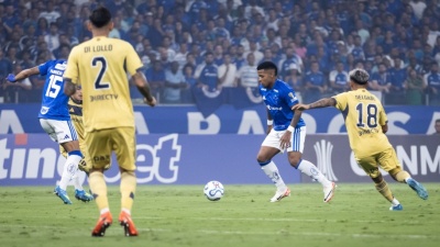 Cruzeiro cantó victoria en el final ante Boca