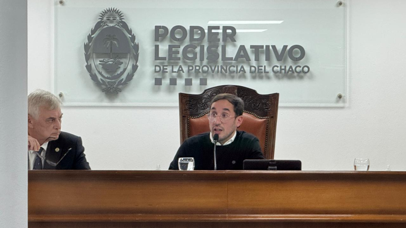 "Cuando hay que dar la cara porque las papas queman, se van"