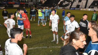 Todo mal para For Ever: no tuvo reacción, perdió en casa y sigue último