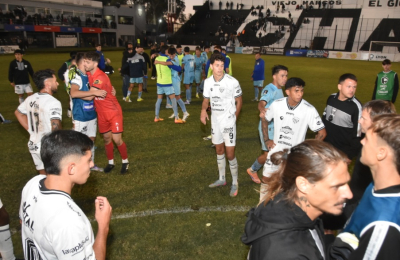 Todo mal para For Ever: no tuvo reacción, perdió en casa y sigue último