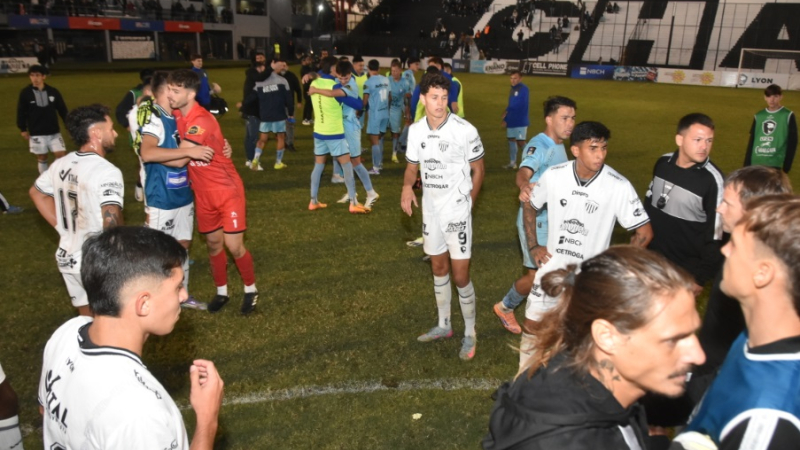Todo mal para For Ever: no tuvo reacción, perdió en casa y sigue último
