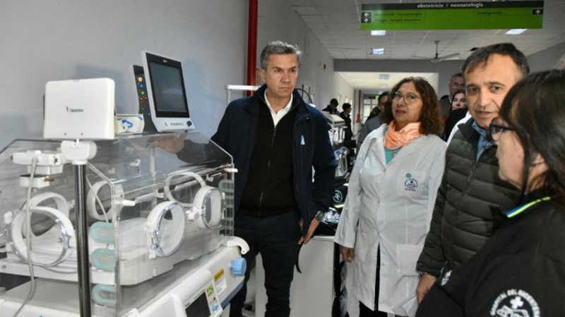 Zdero entregó equipos de alta complejidad para Neonatología del hospital de Castelli
