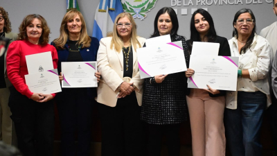 La Legislatura chaqueña entregó por primera vez el premio trienal a la Mujer Científica