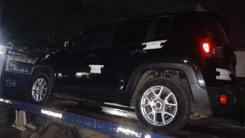 Golpe al narcomenudeo: secuestran droga, dinero y una camioneta en un operativo de la Policía