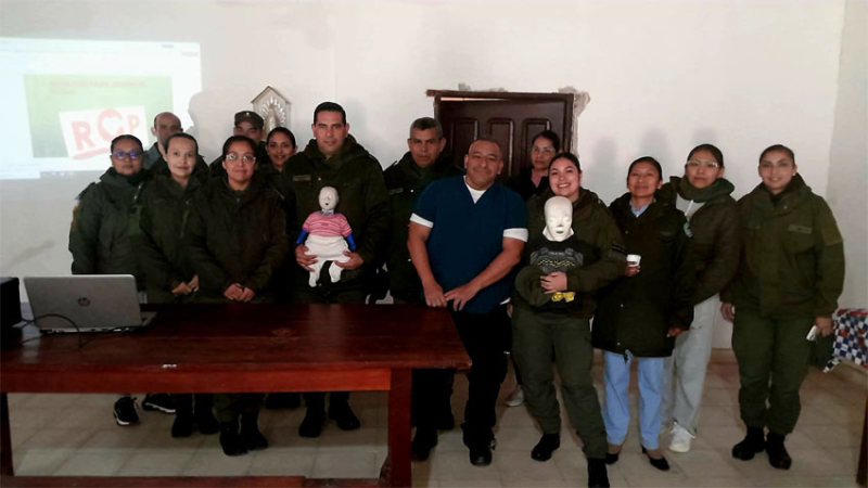 Se realizó un taller de RCP para el personal de la Gendarmería Nacional