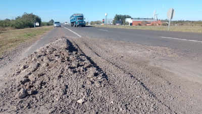 Bacheo de la autovía 16: se reparó sólo un tramo y por ahora se frenaron los trabajos