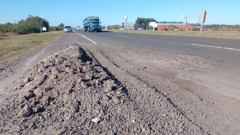 Bacheo de la autovía 16: se reparó sólo un tramo y por ahora se frenaron los trabajos