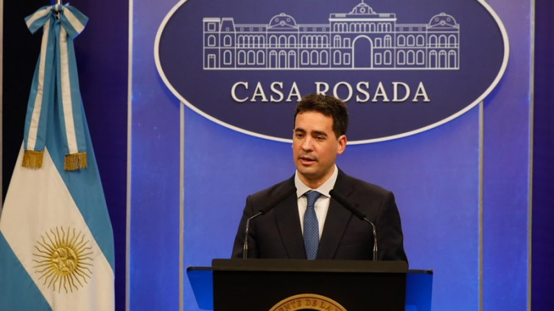 El gobierno explicó que "la gente no sabe manejar ingresos y obligaciones"
